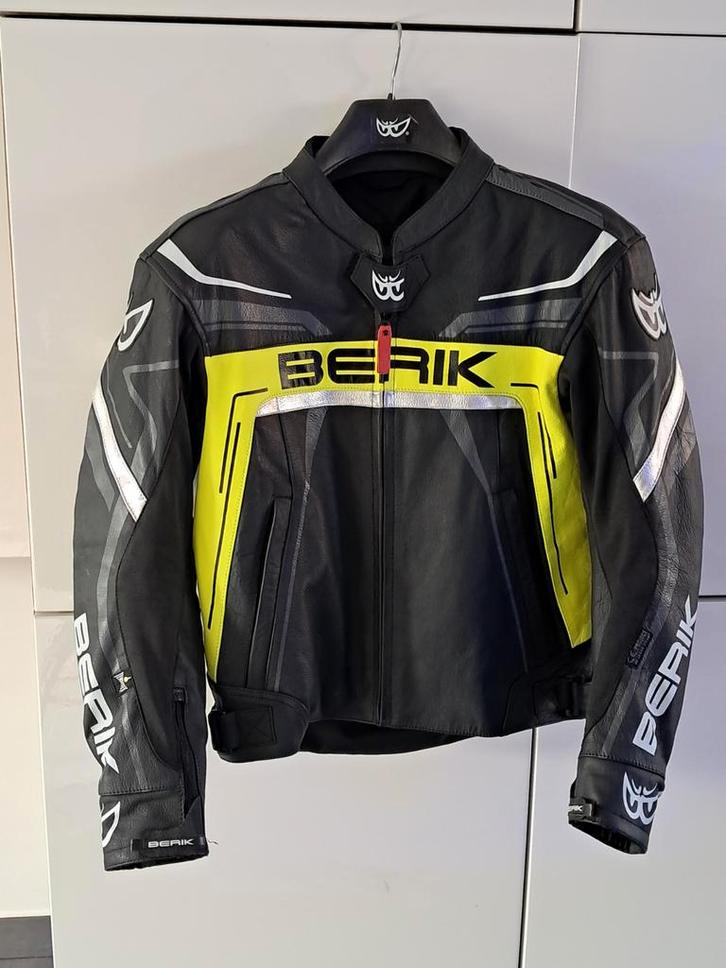 Nieuwe lederen motorjas, Motoren, Kleding | Motorkleding, Broek | leer, Ophalen