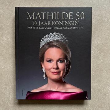 Mathilde 50 - 10 jaar koningin beschikbaar voor biedingen