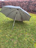 Bod gevraagd voor deze paraplu Arca. 
180 CM . Kleine gaatje, Enlèvement