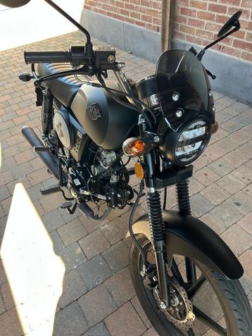 Archive Premier cyclomoteur de 50 cc comme neuf - 1000 km -, 4 vitesses, Enlèvement ou Envoi, Comme neuf, Classe B (45 km/h)