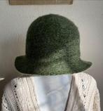 Mooie groene hoed van wolvilt, één maat, Kleding | Dames, Hoeden en Petten, Ophalen of Verzenden, Zo goed als nieuw, Hoed