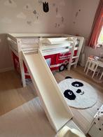 Halfhoge slaper wit met glijbaan, Kinderen en Baby's, Kinderkamer | Stapelbedden en Hoogslapers, Ophalen, Zo goed als nieuw, Halfhoogslaper
