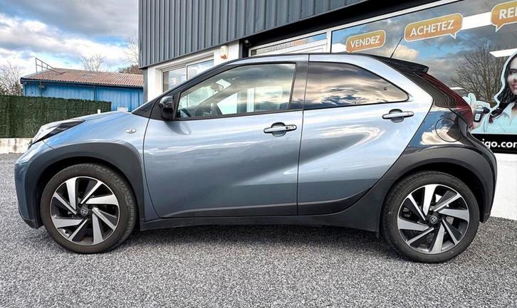Toyota Aygo X 2024 Collection, Autos, Toyota, Entreprise, Aygo X, ABS, Essence, Euro 6, Berline, 5 portes, Automatique, Bleu, Noir
