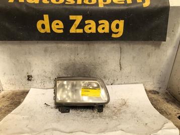 Koplamp rechts van een Volkswagen Polo beschikbaar voor biedingen