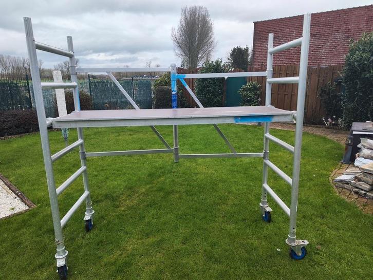 Rolstelling TE HUUR, Doe-het-zelf en Bouw, Steigers, Gebruikt, Rolsteiger of Kamersteiger, 2 tot 5 meter, Ophalen