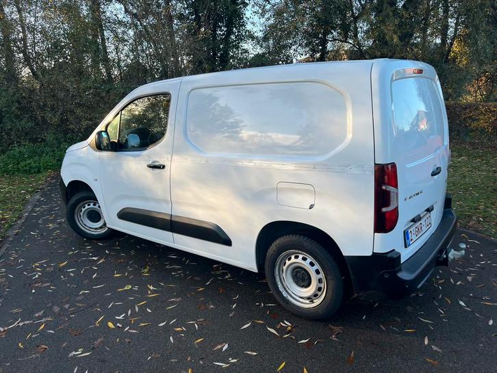 Peugeot Partner lichte vracht/2020/87000km, Auto's, Bestelwagens en Lichte vracht, Particulier, Cruise Control, Peugeot, Diesel
