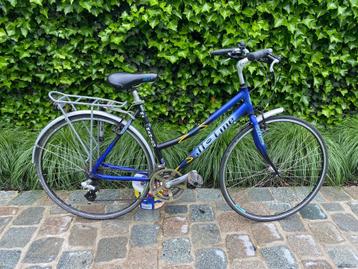 Sportieve dames en herenfiets 