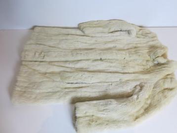 Vintage nerts bontjas ‘Pearl’ Yves Saint Laurent beschikbaar voor biedingen