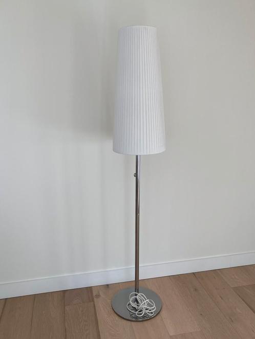 Vloerlamp + Tafellampen Ikea Wit, Huis en Inrichting, Lampen | Vloerlampen, Gebruikt, Metaal, Stof, Ophalen