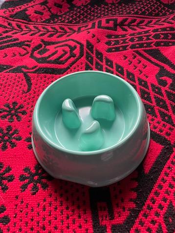 Slow feeder beschikbaar voor biedingen