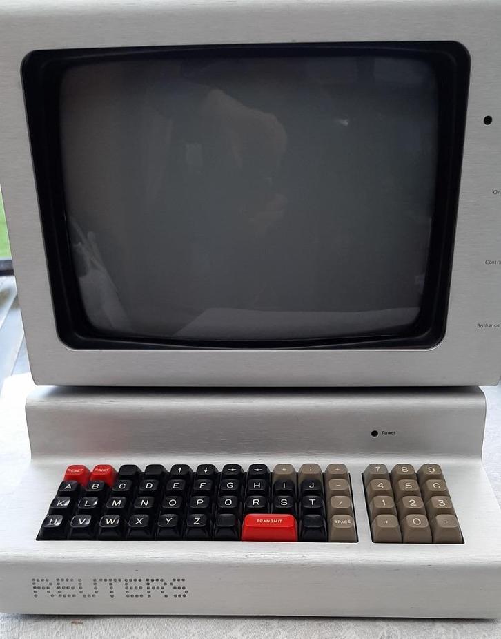 Unieke REUTERS-terminal in België-Brokers-Traders, Computers en Software, Vintage Computers, Ophalen