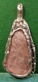 ROZE BERGKRISTAL HANGER, Overige materialen, Overige voorstellingen, Ophalen of Verzenden, Zo goed als nieuw