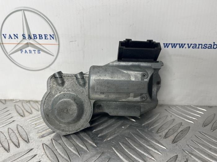 Serrure de contact électronique d'un Mercedes Sprinter, Autos : Pièces & Accessoires, Autres pièces automobiles, Mercedes-Benz