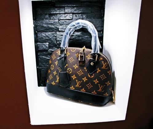 LV TAS BAG - Néo Alma BB Monogram Canvas-Empreinte Leather, Handtassen en Accessoires, Tassen | Damestassen, Nieuw, Handtas, Zwart