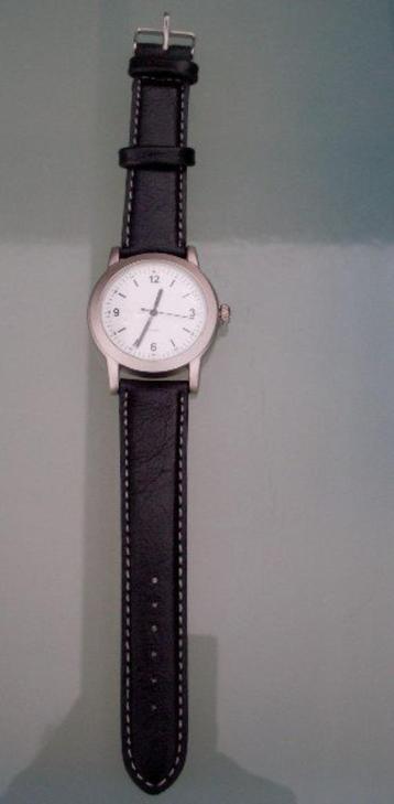 Nieuwe horloge voor dames of heren beschikbaar voor biedingen