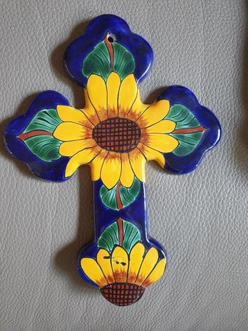 croix en céramique beschikbaar voor biedingen