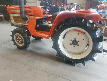 Tracteur 4x4 kubota super etat mecanique et carrosserie
