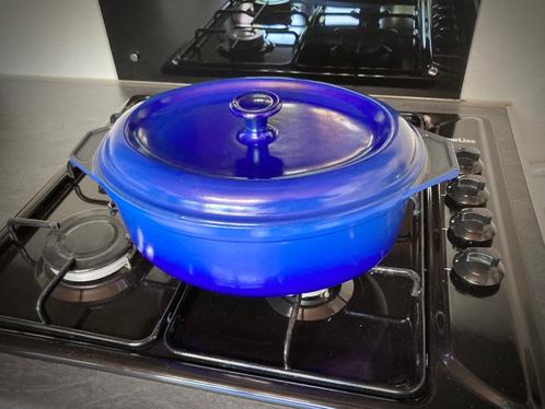 Cocotte Ovale Bleu Profond - France, Maison & Meubles, Cuisine | Casseroles & Poêles, Comme neuf, Casserole ou Cocotte-minute