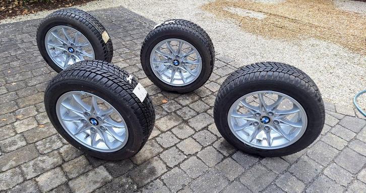 Set van 4 winterbanden Bridgestone op originele BMW-velg, Auto-onderdelen, Banden en Velgen, Band(en), Winterbanden, 16 inch, 205 mm