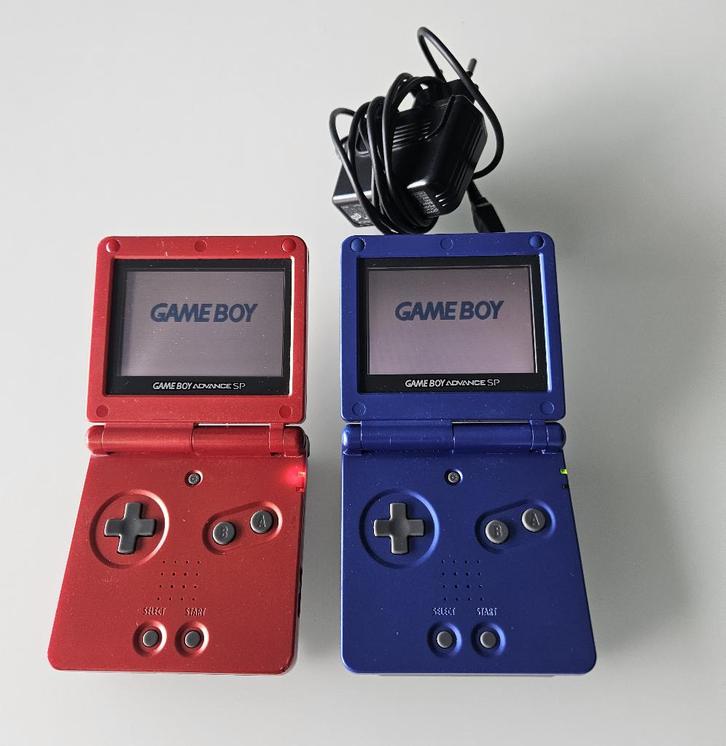 2 Nintendo Game Boy Advance SP en GB advance console pink, Games en Spelcomputers, Spelcomputers | Nintendo Game Boy, Game Boy Advance