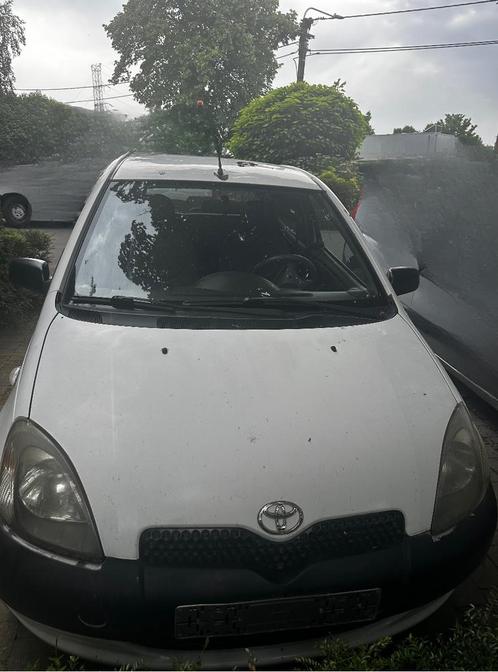 Toyota Yaris 19991.0vvt, Auto's, Bestelwagens en Lichte vracht, Particulier, Toyota, Handgeschakeld, Ophalen