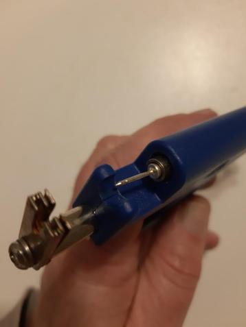 Stevige oorring/neusring/piercing pistooltje beschikbaar voor biedingen