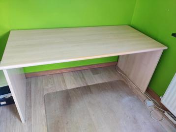 Bureau 160 x 80 cm beschikbaar voor biedingen