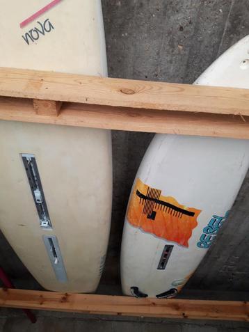 3 planches de surf à vendre disponible aux enchères