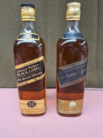 2 oude flessen Johnnie Walker Black Label   beschikbaar voor biedingen