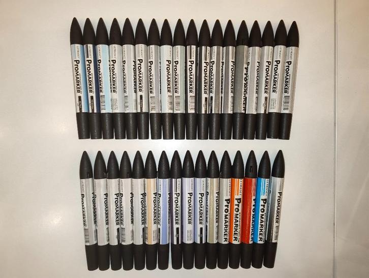 Promarkers Letraset - 32 stuks, Hobby en Vrije tijd, Tekenen, Zo goed als nieuw, Potlood of Stift, Ophalen of Verzenden