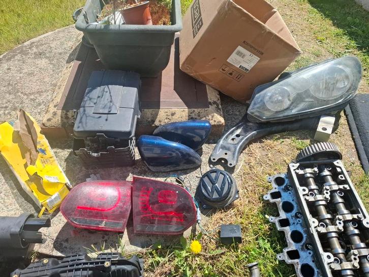 Pieces Vw Audi Seat Skoda Golf 1.6tdi (Voir photos), Auto-onderdelen, Motor en Toebehoren, Audi, Seat, Skoda, Gebruikt, Ophalen