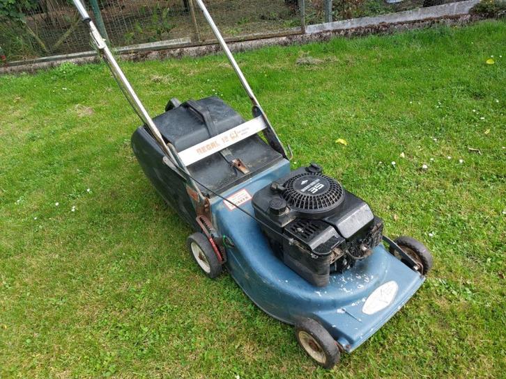 Rover grasmaaier met Briggs&Stratton motor, Tuin en Terras, Grasmaaiers, Gebruikt, Benzine-grasmaaier, 50 cm of meer, Cirkelmaaier