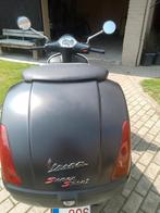Vespa 300 gts ie, Fietsen en Brommers, Ophalen, Zo goed als nieuw