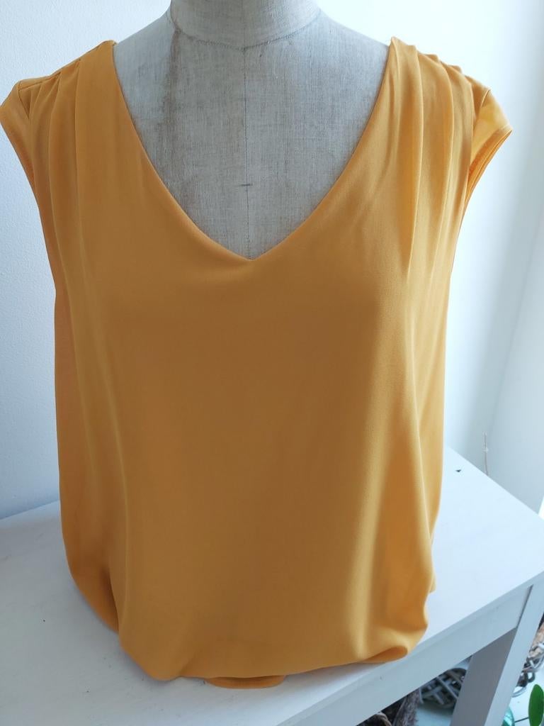 Okergeel topje Lola en Lisa maat L, Kleding | Dames, Ophalen of Verzenden, Zo goed als nieuw, Maat 42/44 (L)