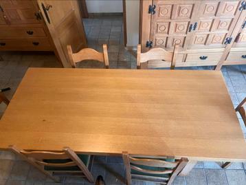 Eiken eettafel beschikbaar voor biedingen