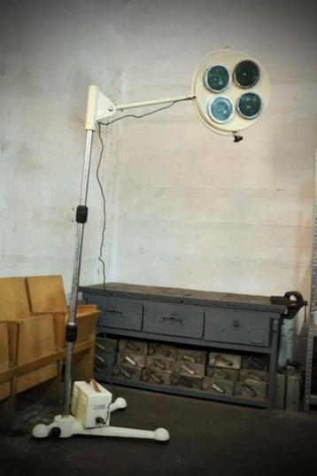Vintage operatie kwartier verlichting / lamp beschikbaar voor biedingen