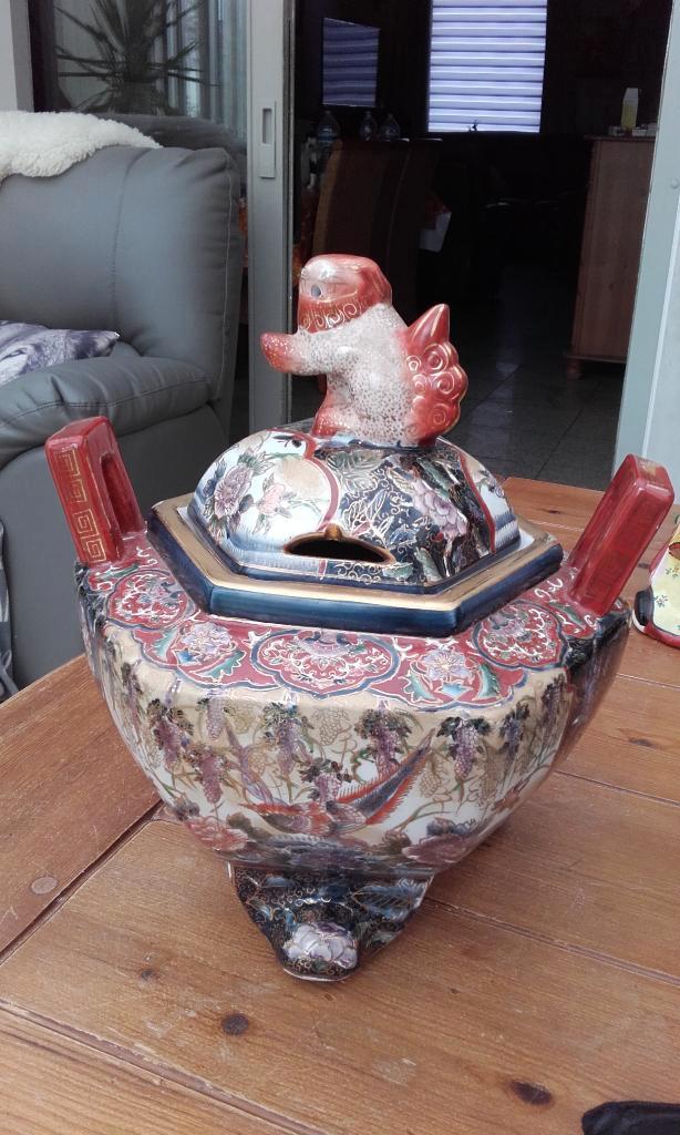 Grote japanse satsuma wierrookbrander in porselein, Antiquités & Art, Curiosités & Brocante, Enlèvement ou Envoi