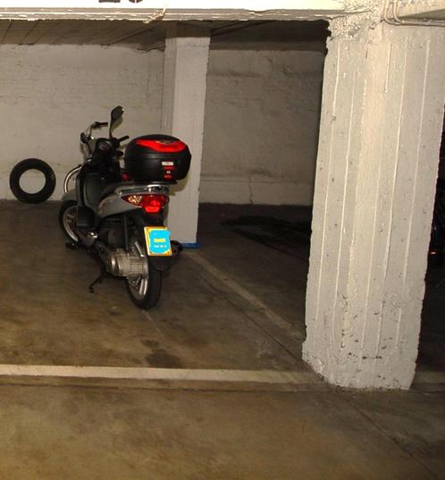 MOTO / fietsen staanplaats te huur in 2018 Antwerpen, Immo, Garages & Places de parking, Anvers (ville)