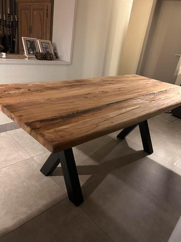 Massieve teak tafel 2m beschikbaar voor biedingen