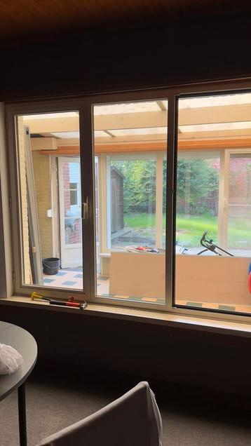 Alluminium raam beschikbaar voor biedingen