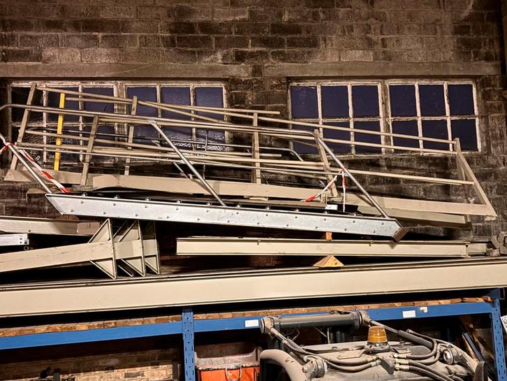 Poutrels, Doe-het-zelf en Bouw, Metalen, Zo goed als nieuw, Ophalen