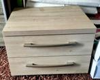 1 nachtkastje gratis, Ophalen, Zo goed als nieuw