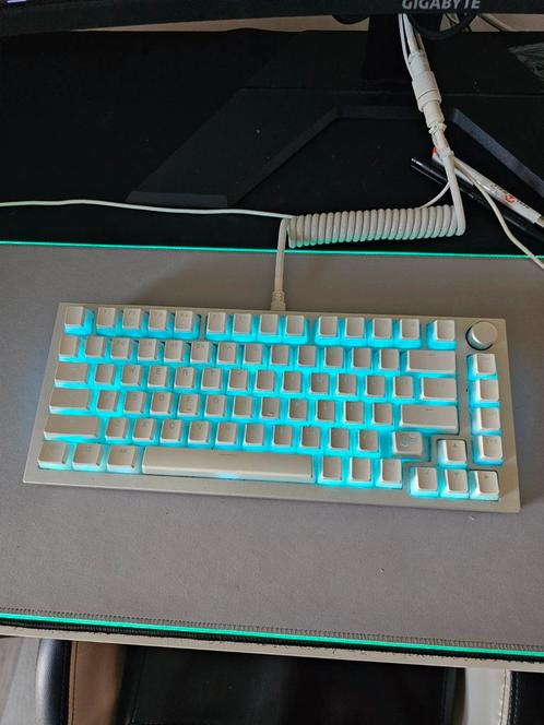Glorious GMMK Pro 75% Custom Mechanical Keyboard, Informatique & Logiciels, Claviers, Comme neuf, Azerty, Filaire, Clavier gamer