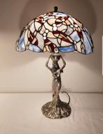 Lampe style Tiffany Fusco - Pied figuratif (Livraison Be), Huis en Inrichting, 50 tot 75 cm, Ophalen of Verzenden, Tiffany, Glas