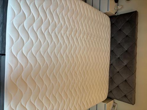 Topper voor bed/bospring, Huis en Inrichting, Slaapkamer | Complete slaapkamers, Zo goed als nieuw, Tweepersoons, Ophalen