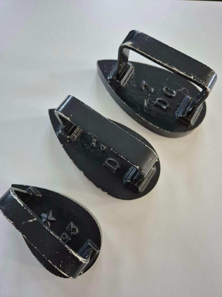 3 fers à repasser anciens, Antiquités & Art, Enlèvement ou Envoi