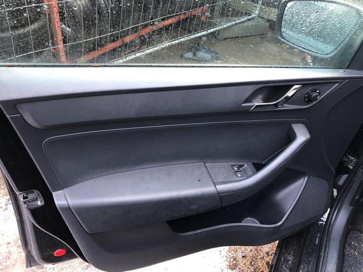RAAMSCHAKELAAR Skoda Rapid (01-2012/12-2019) (5JB959858BWHS), Auto-onderdelen, Overige Auto-onderdelen, Skoda, Gebruikt