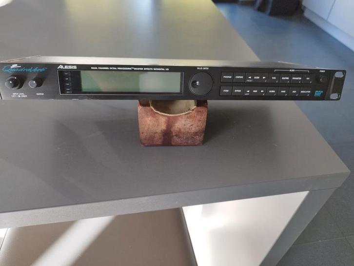 Alesis q2  programme the shadows/amtech age one guitar echo, Musique & Instruments, Effets, Enlèvement ou Envoi