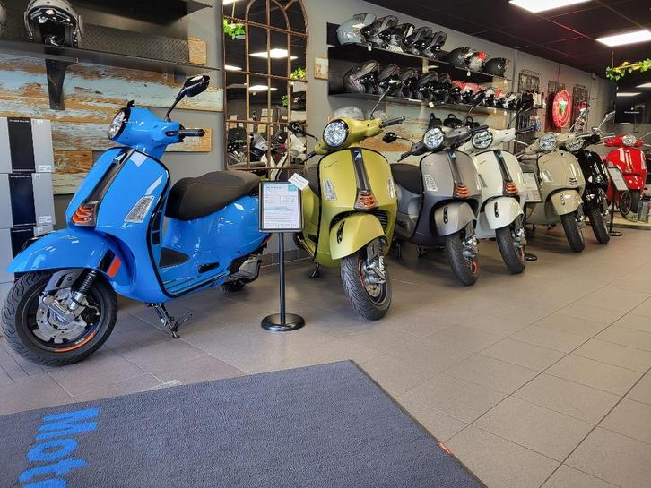 Vespa GTS 125 super sport E5+ Black friday deal, Motoren, Motoren | Piaggio, Bedrijf, Scooter, 11 kW of minder, 1 cilinder, Minimaal motorrijbewijs A1