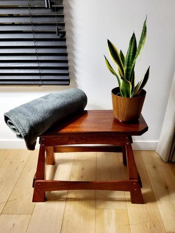 Vintage houten authentiek zitbankje, 70 cm beschikbaar voor biedingen